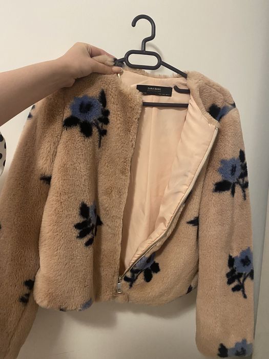 Дамско пролетно яке с розов пух и цветя Zara