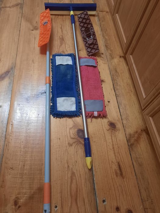 Щётка для окон (3 м )и две швабры
