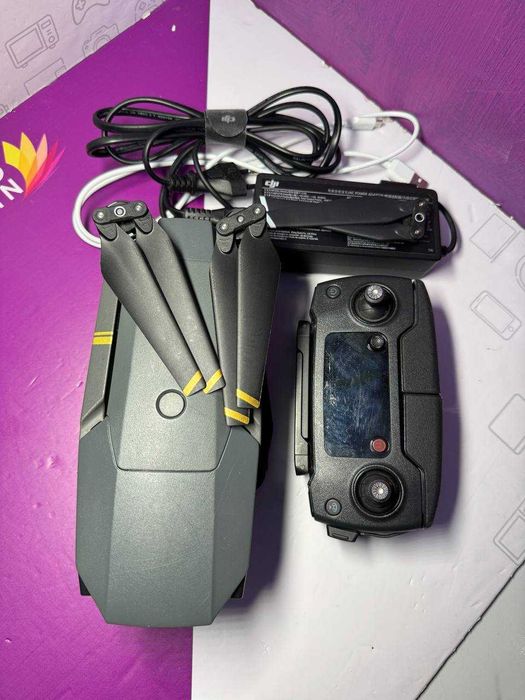 Квадрокоптер DJI Mavic Pro 3;