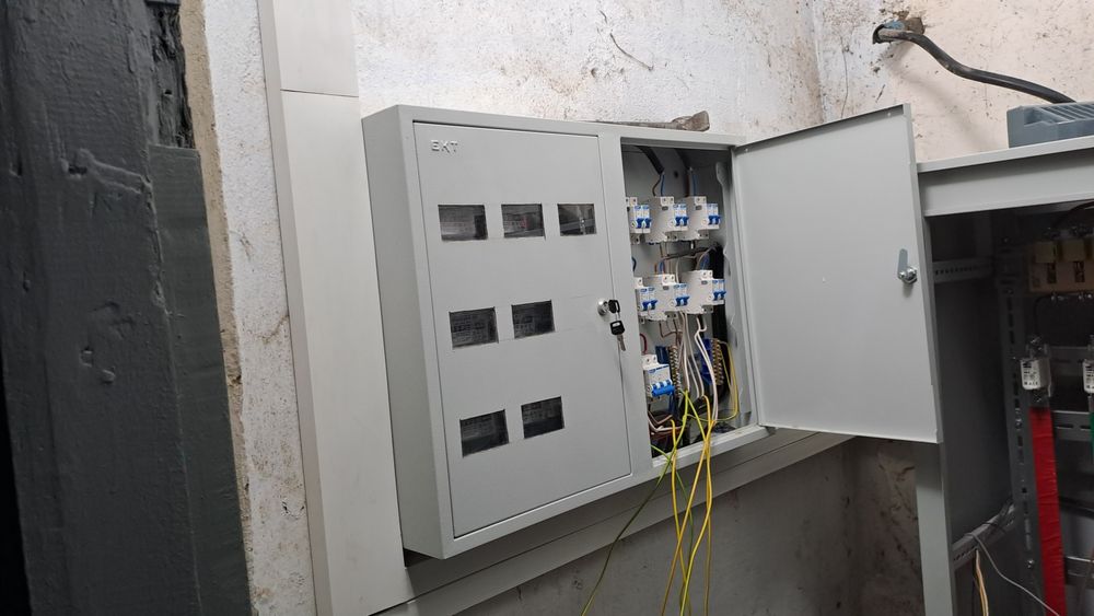 Электрик , электромонтажник