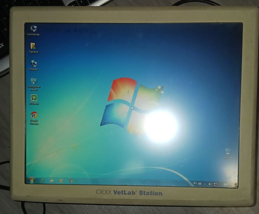 Продавам монитор