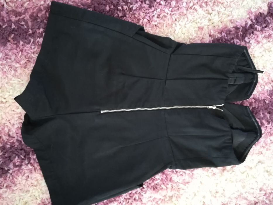 Salopeta neagra H&M mărimea 34 purtata de doua ori, impecabila