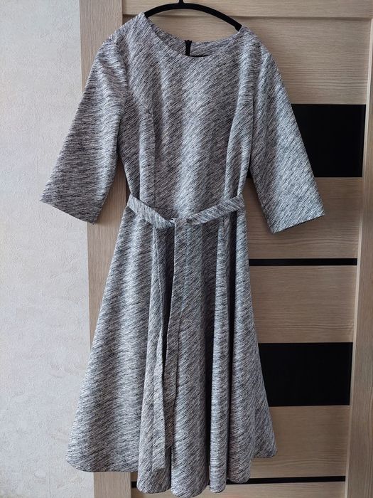 Продам красивое платье 46-р