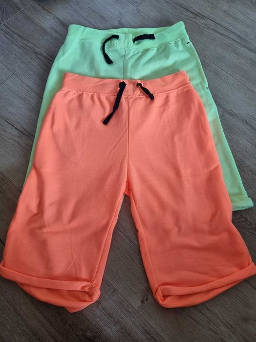 Къси дънки и спортни къси панталони