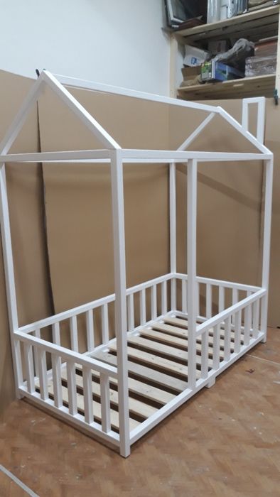 TRANSPORT GRATUIT.Pat casuta,cod 304