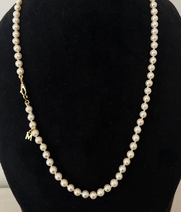 Огърлица от  лъскави  естествени кремави  перли