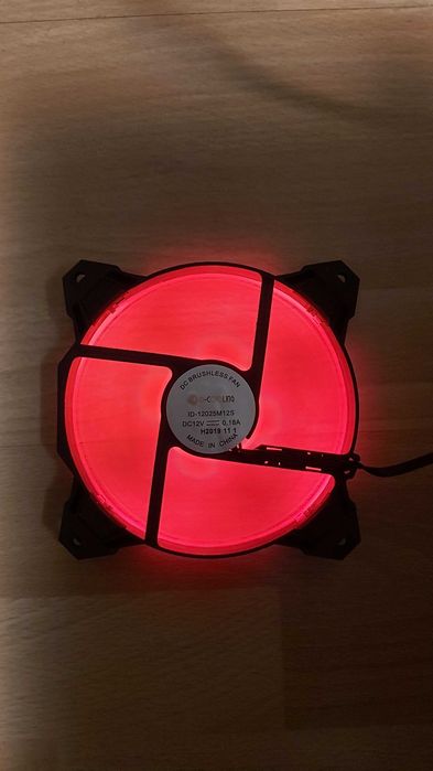 Vand ventilatoare DeepCool,ID-Coolig si Segotep led albastru si rosu