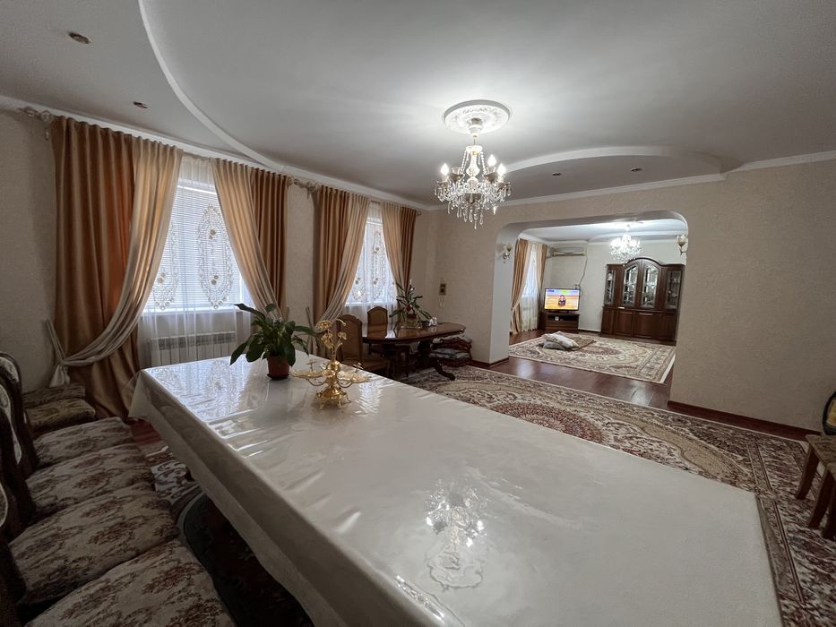 Продаётся частный 2-этажный дом