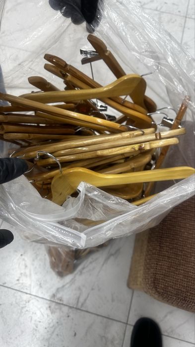 Вешалки деревянные