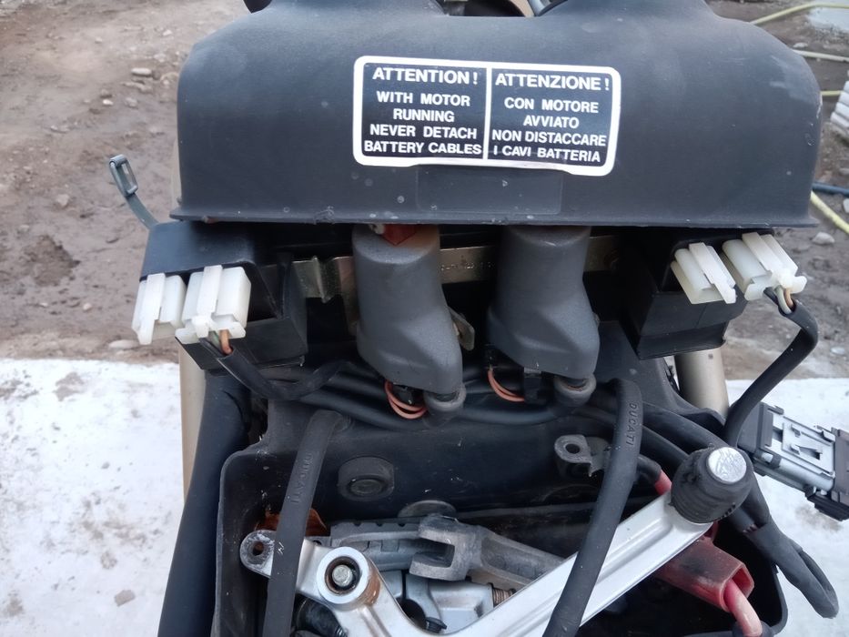 Само на части Ducati monster 600