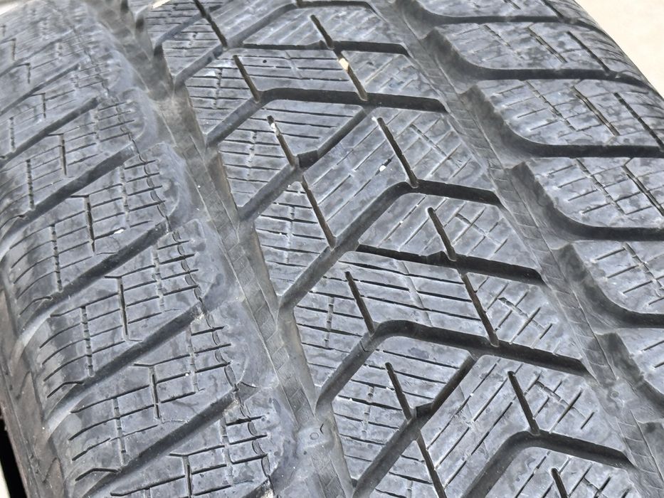 215/65/R17 Pirelli Scorpion 4бр зимни dot3616 6-7мм