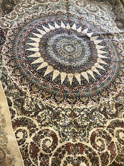 Турецкие шелковые ковры.