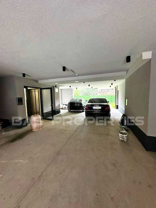 Продава се Тристаен апартамент в София, Надежда 2 - 103 кв.м за 2180 €/кв.м - Снимка #13