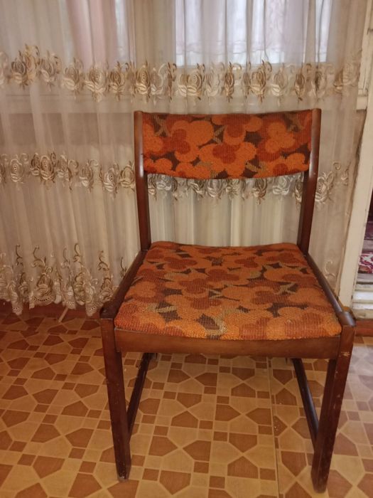 Продам стулья для гостиной
