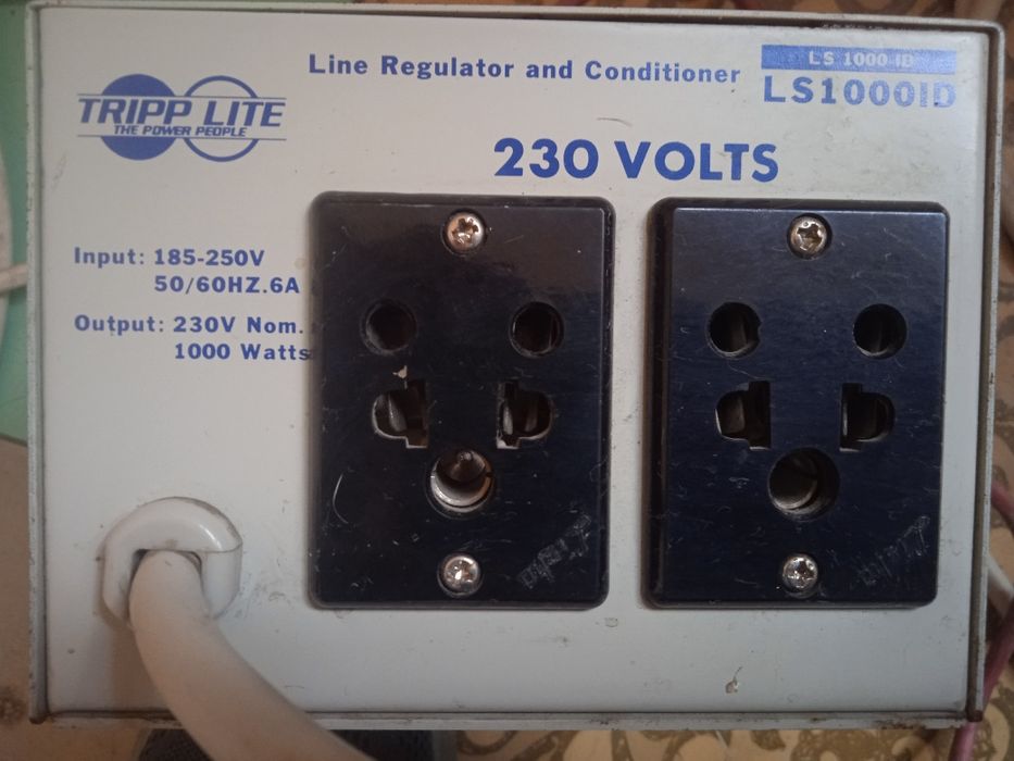 Продам стабилизатор напряжения