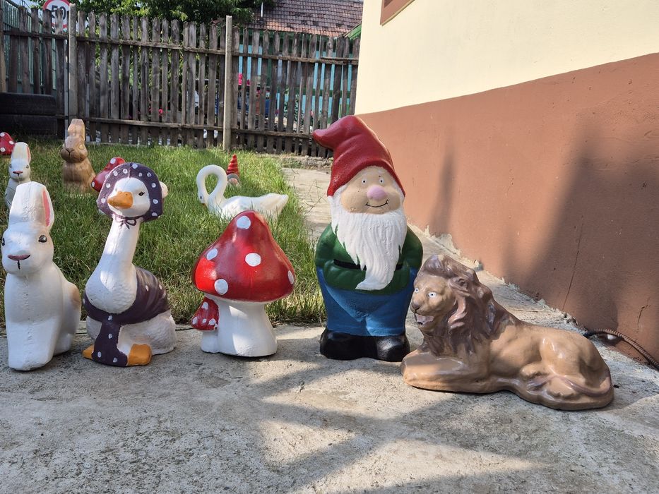 Ornamente si pitici de gradina