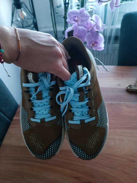Маратонки under armour