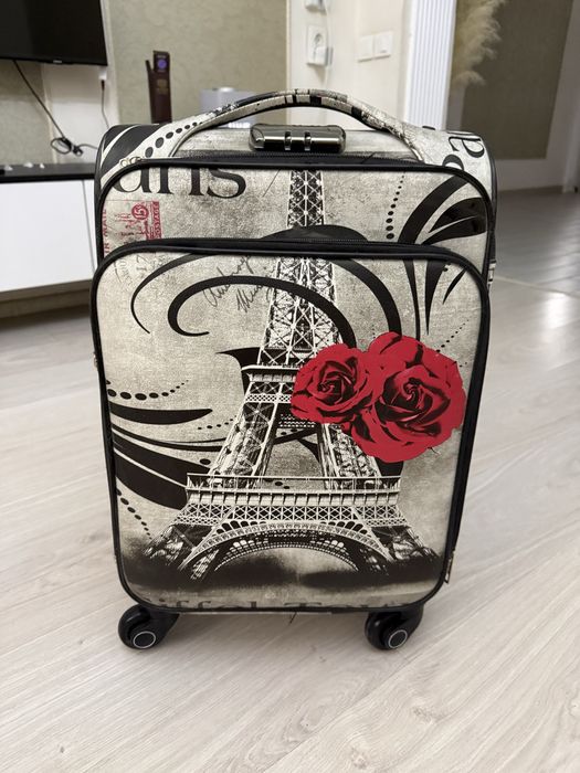 Чемодан компактный