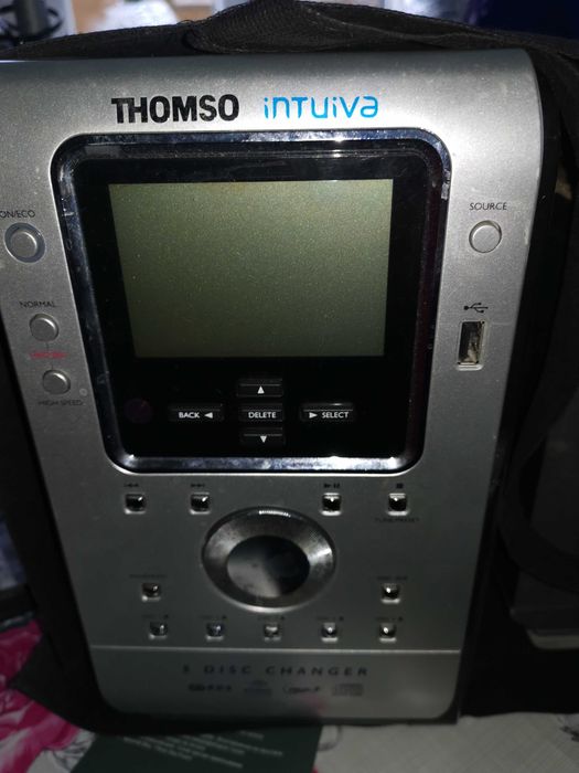 Hi fi  Thomso ituiva med USB og 5 disk s 2 koloni