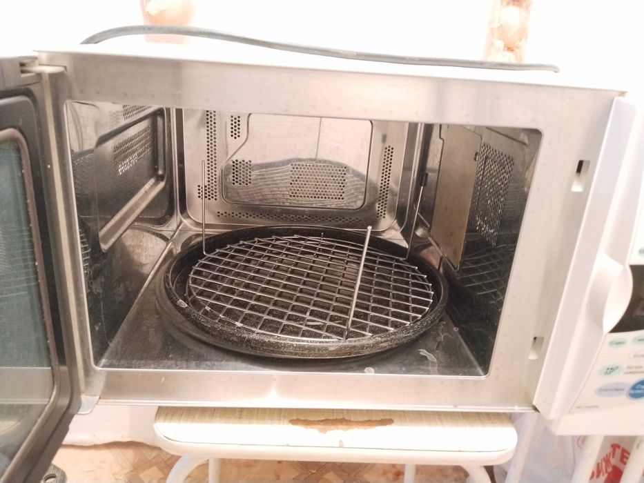 Продам микроволновую печь (б/у)