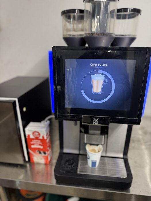 WMF 5000S+ plus Dynamic Milk,2xrasnite,1 instant,lapte proaspat