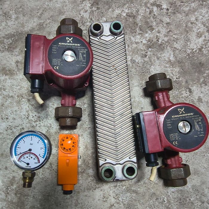 Pompe Grundfos, schimbator caldura, termostat de contact, termomanometru, vas de expansiune