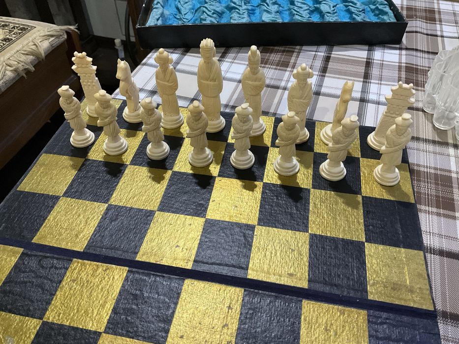 Шахматы фигурки из слоновой кости Китай 19в