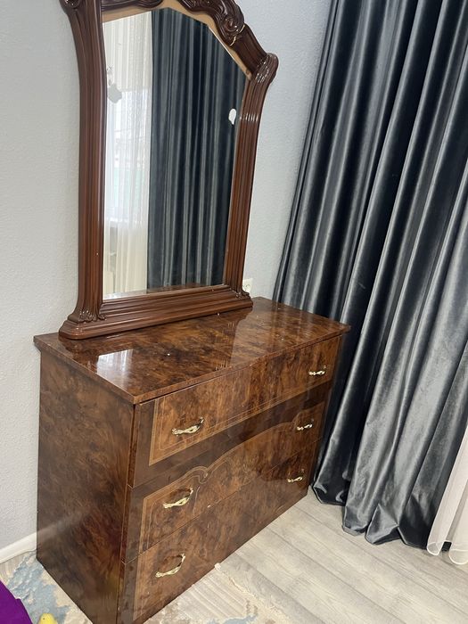 Спальный гарнитур