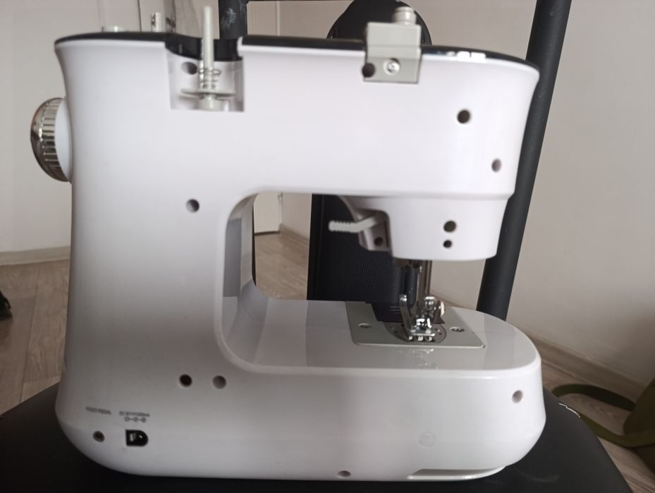 Швейная машина новая