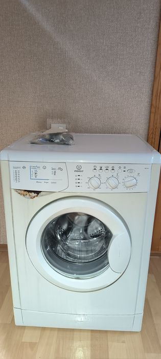 Продам стиральную машину Indesit