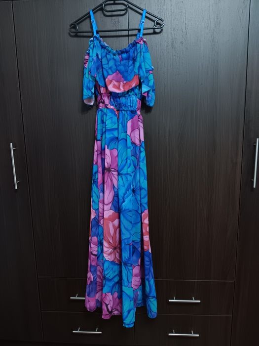 Дамска дълга рокля с цепка