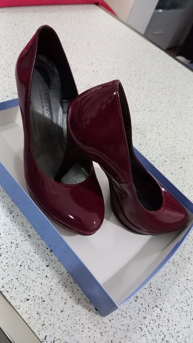 Pantofi stileto, noi , din piele