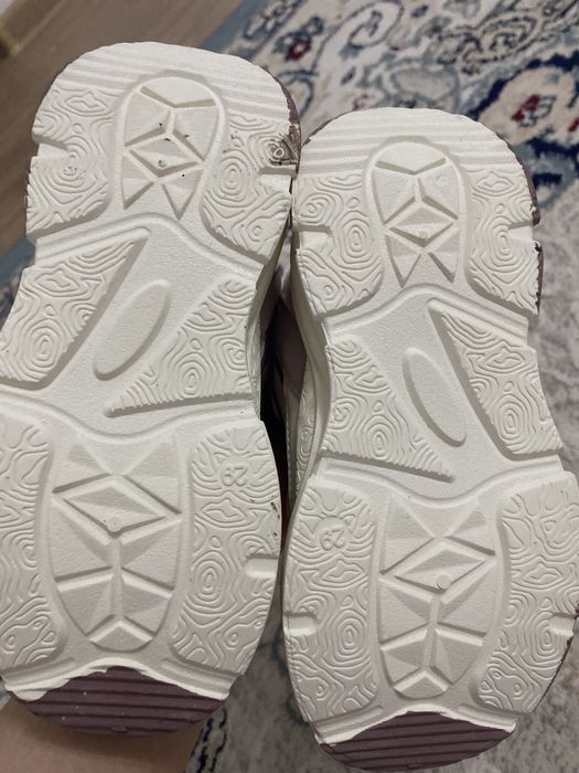 Новый детский кроссовка 29р