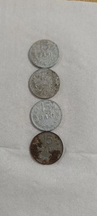 Monede vechi și una de argint