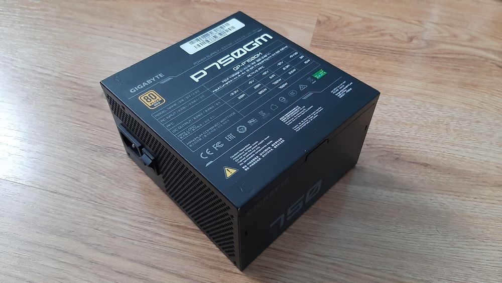 Sursa Gigabyte 750w pc modulara Defecta Preț fix