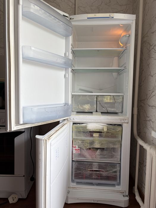 Холодильник Indesit B16.025 (WT-SNG)
