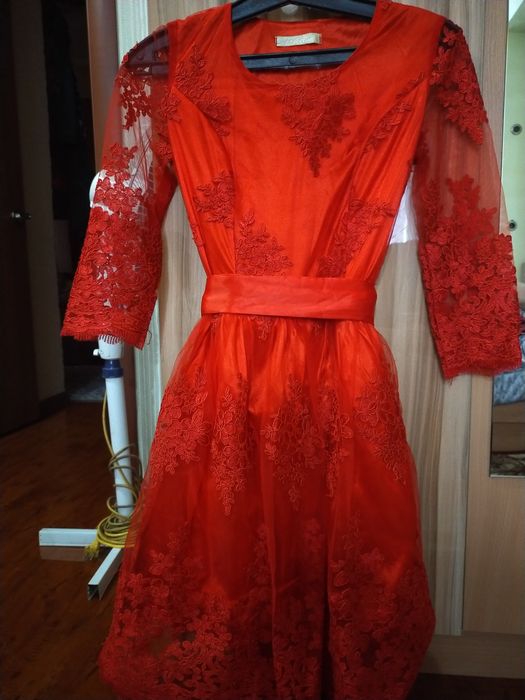 Продам нарядное платье