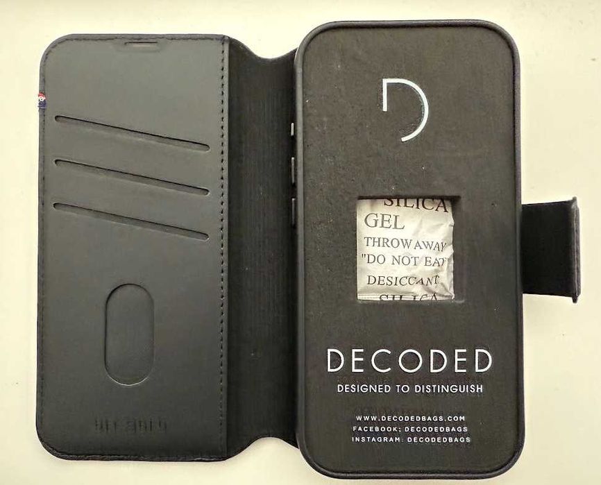 Decoded Detachable Wallet case за iPhone 16 pro