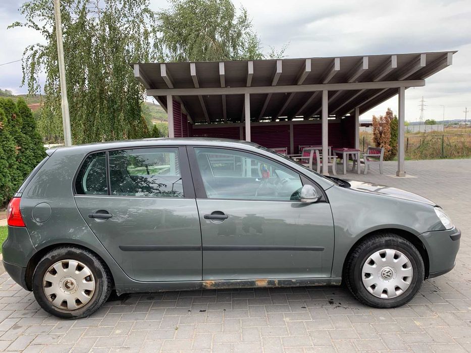 VW Golf 5 1.4 FSI – 90 CP