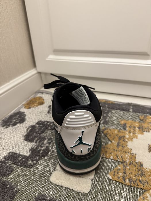 Продам кроссовки Nike