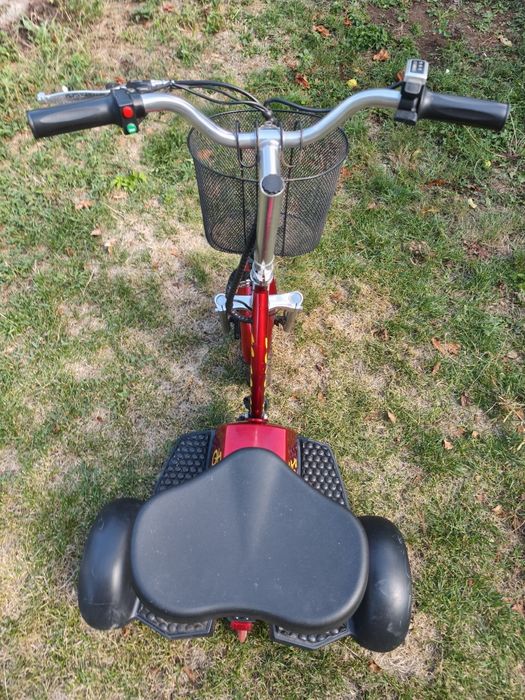 Електрическа триколка VS SPORT с кошница и фарове в перфектно състояни