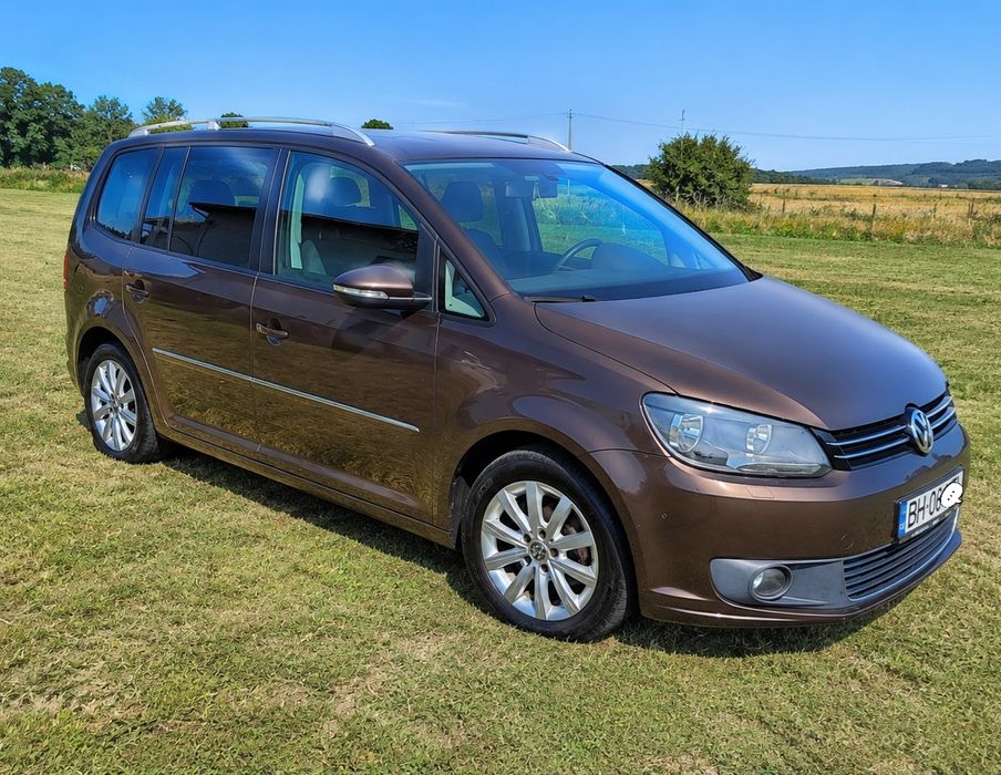 Volkswagen Touran 1.6 TDI • 2012 • 5 Locuri • Navi • Climatronic