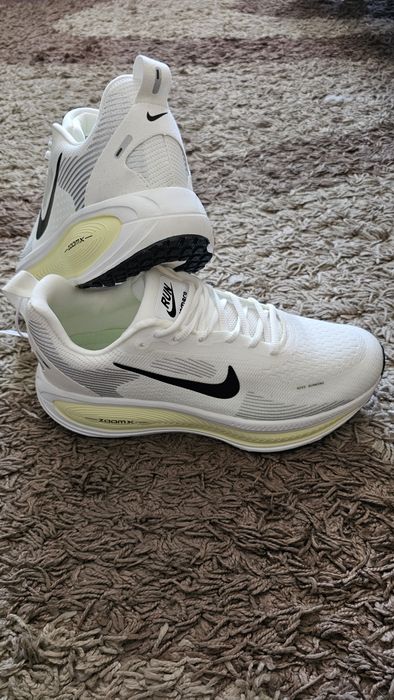 Кроссовки беговые Nike