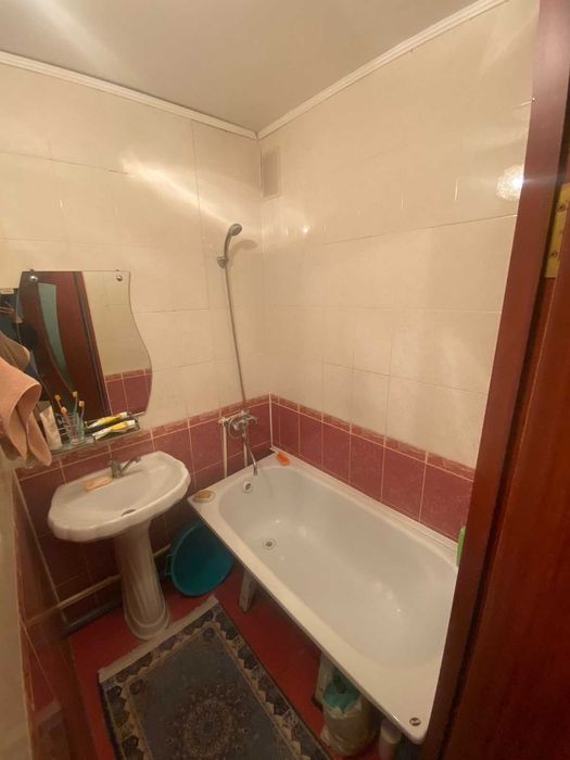 Продам 2 комн.кв на 8 мкр