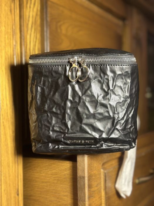 сумочка Charles & Keith