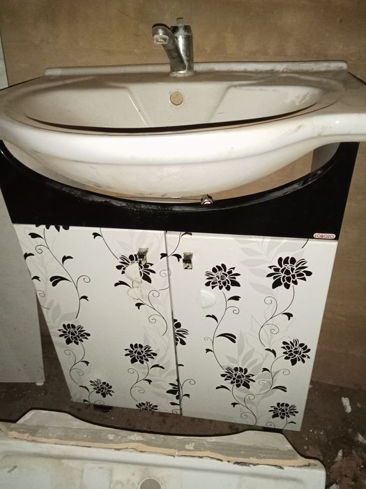 Раковины унитазы б/у продам недорого