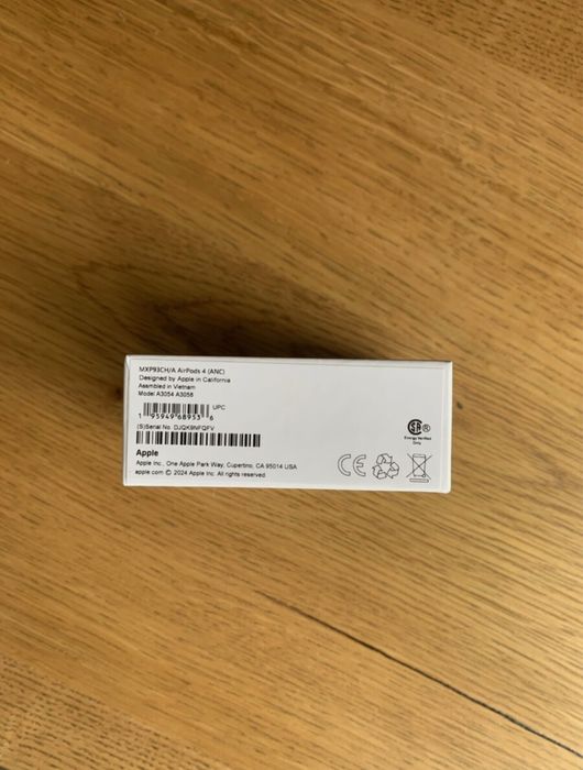 AirPods 4 ( Noise Cancellation )