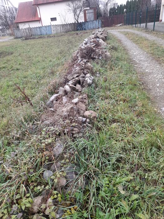 piatră, cărămizi sparte, beton rezultat din demolare constructi