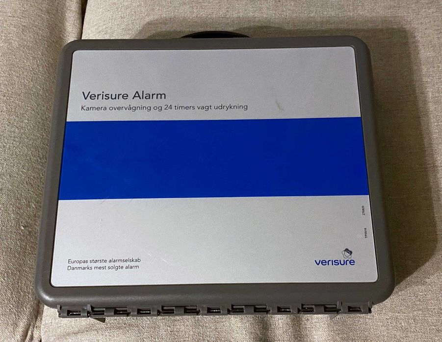 Kit sistem alarma Verisure Alarms IQ fum miscare usi video wifi interf