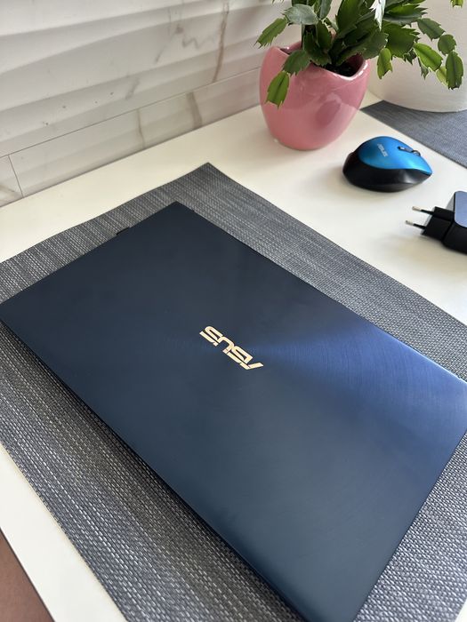 ASUS ZenBook 14 stare impecabila